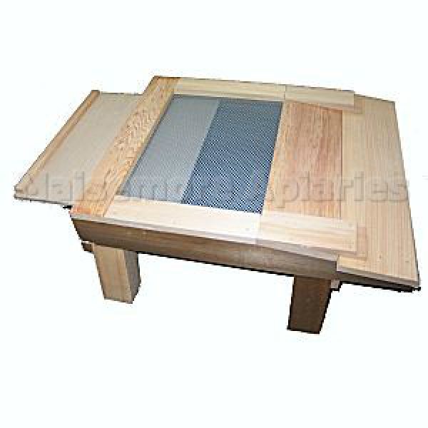 WBC Open Mesh Floor with Legs - Assembled - Cedar