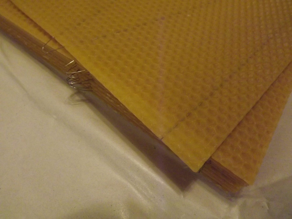 Wired 14x12'' Beeswax Foundation - 10 sheets