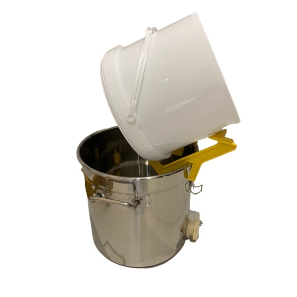 Bucket Rest Settling Tanks, Honey Buckets & Strainers for Honey Harvest